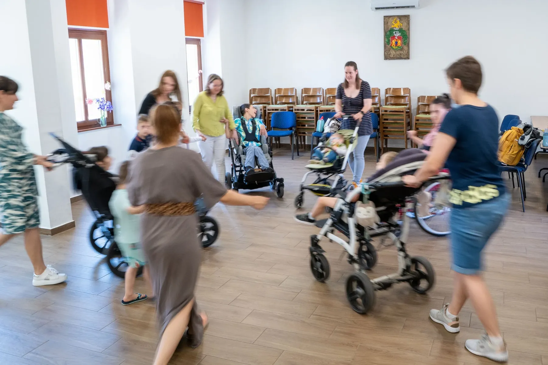 Anyák napját integrált tánccal ünnepeltük