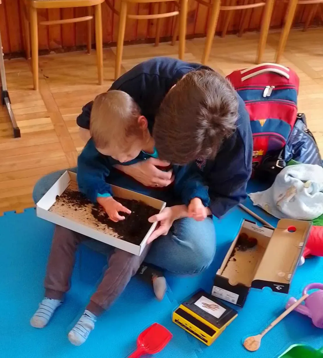 Igazi tavaszi Bábos Mesekuckót tartottunk a kicsiknek