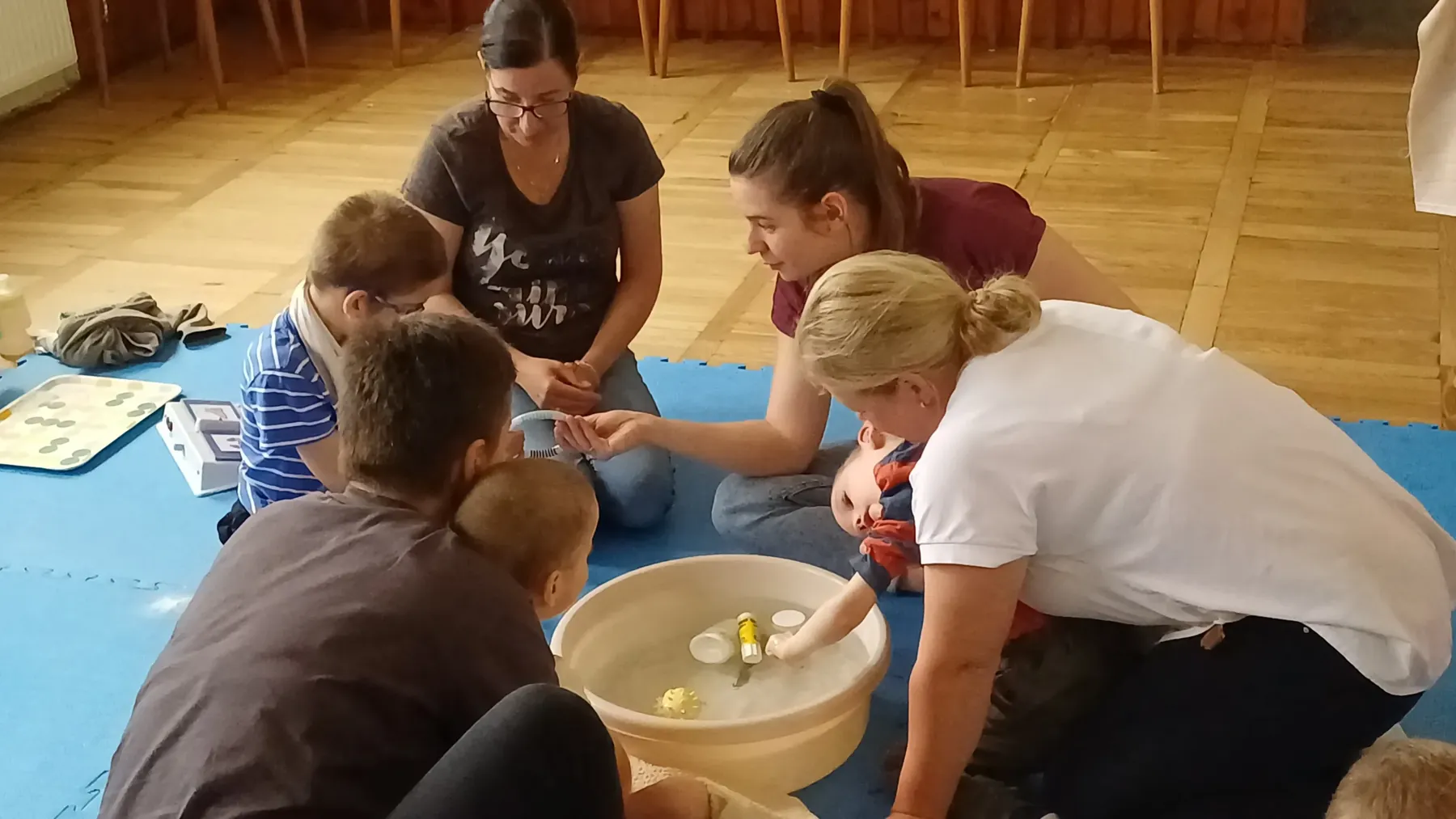 Megtartottuk a tanév utolsó Bábos Mesekuckóját – 6. kép
