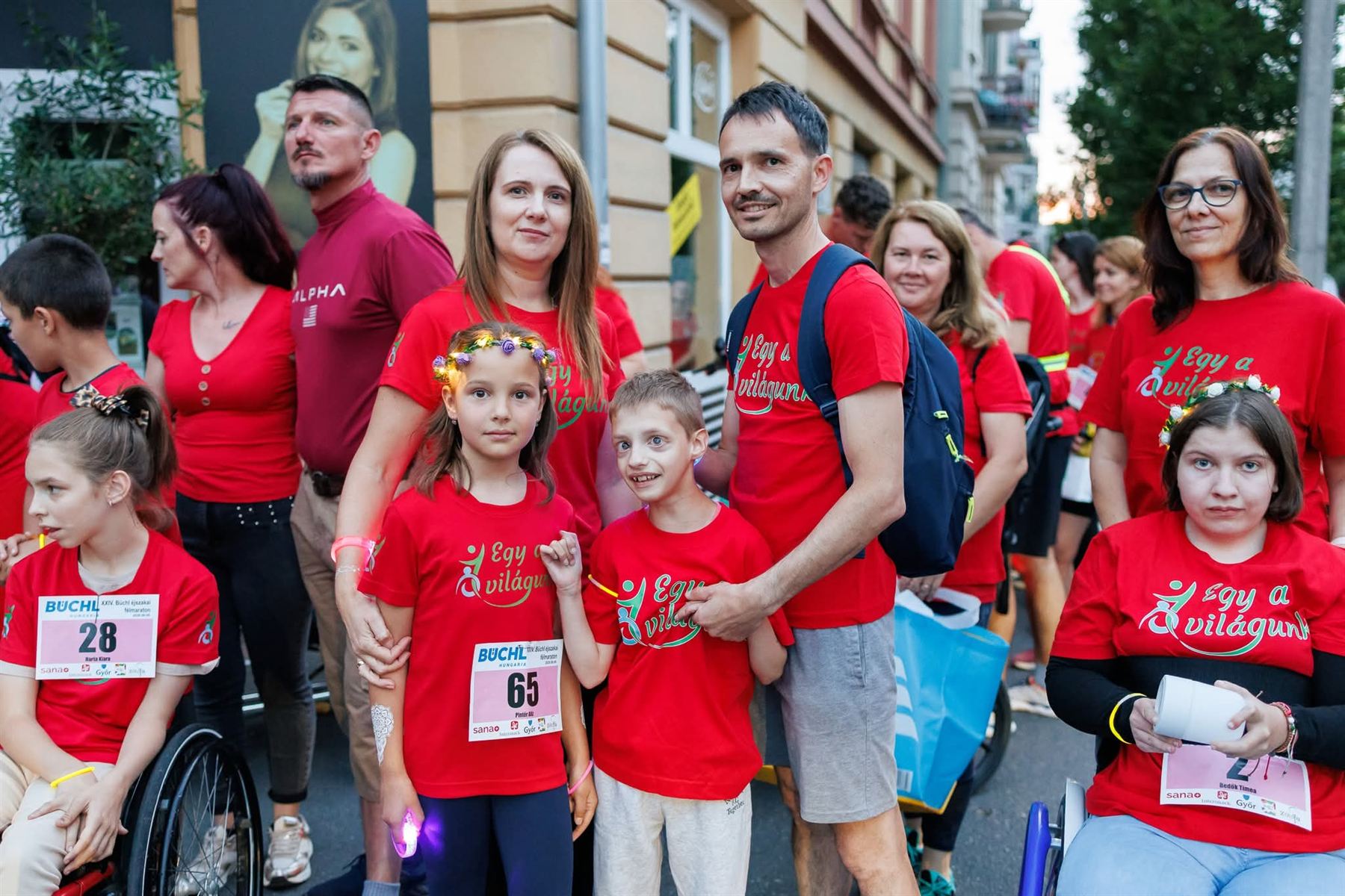 One World Foundation families at the start of the Győr night run
